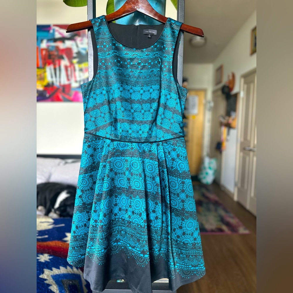 The Limited - Size 0 dress. Turquoise and black. SO CUTE!